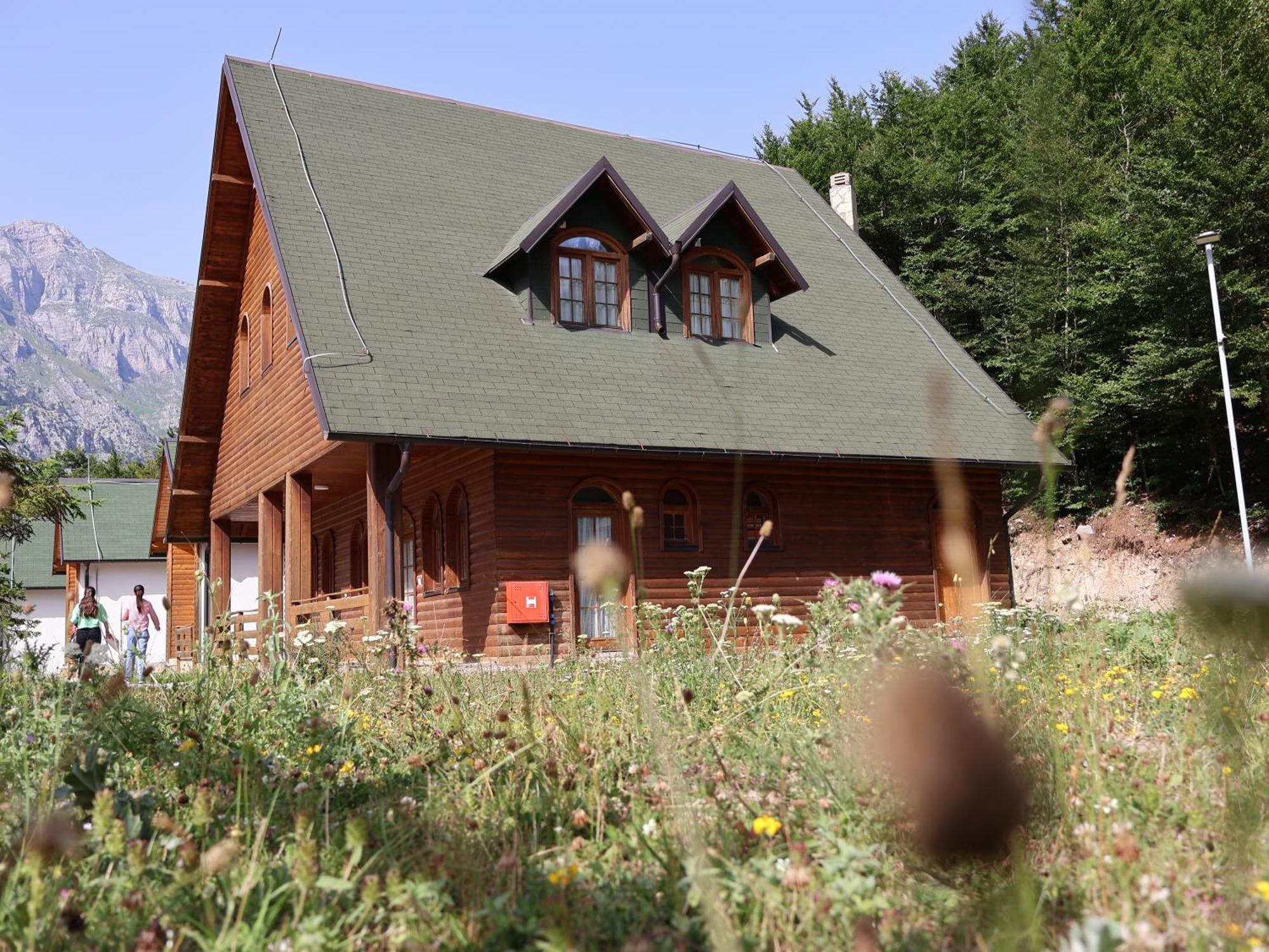 Mik Hotel Valbona Exterior photo